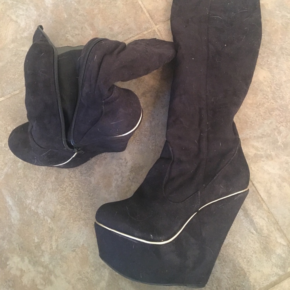 Black faux suede platform boots